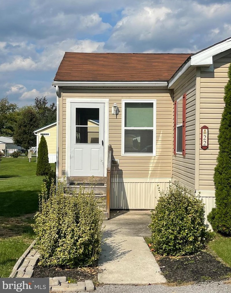 22 Maizefield Dr, Lees Cross Roads, PA 17257-8854
