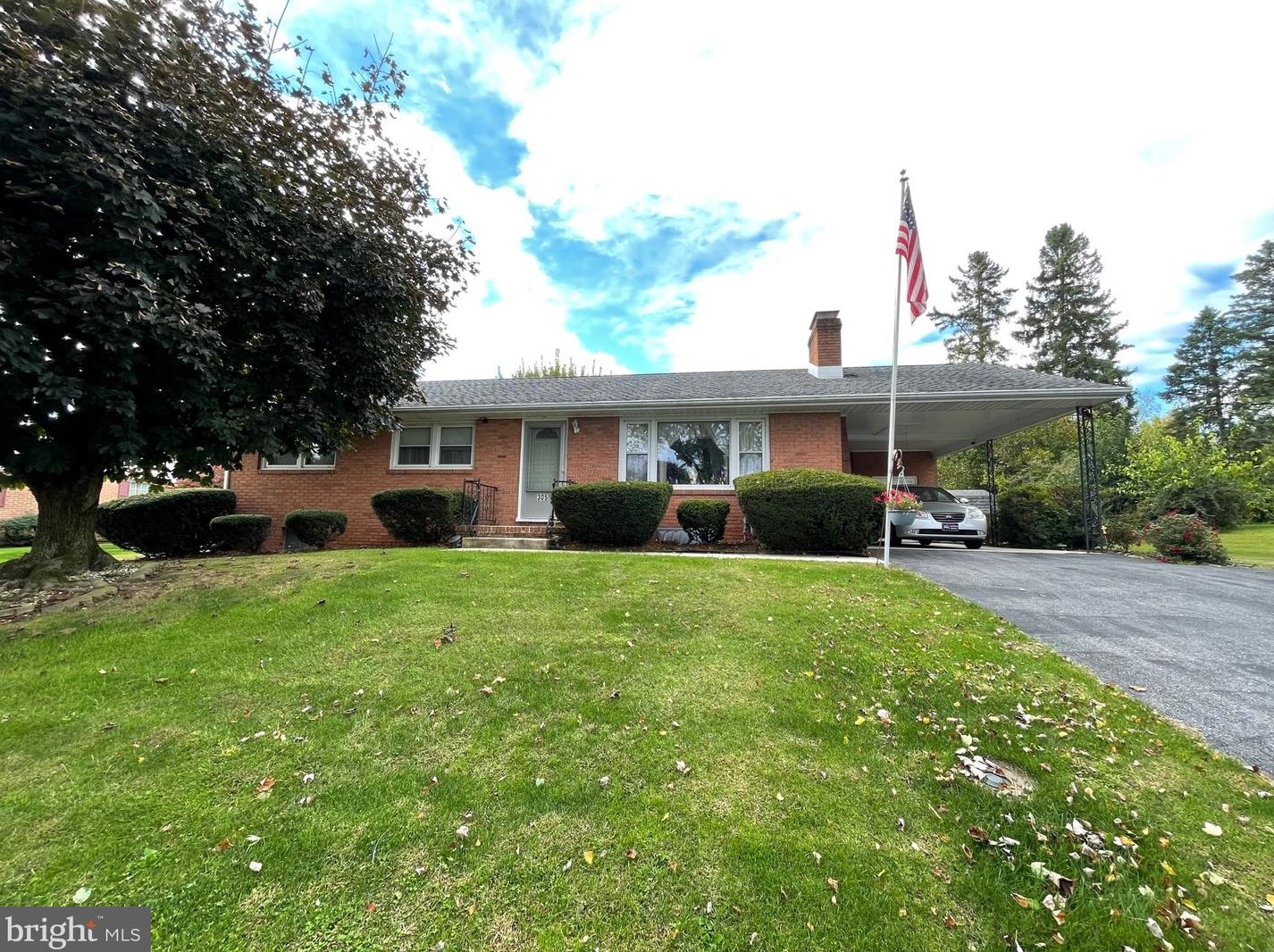 305 Briar Ln, Chambersburg, PA 17202-3107