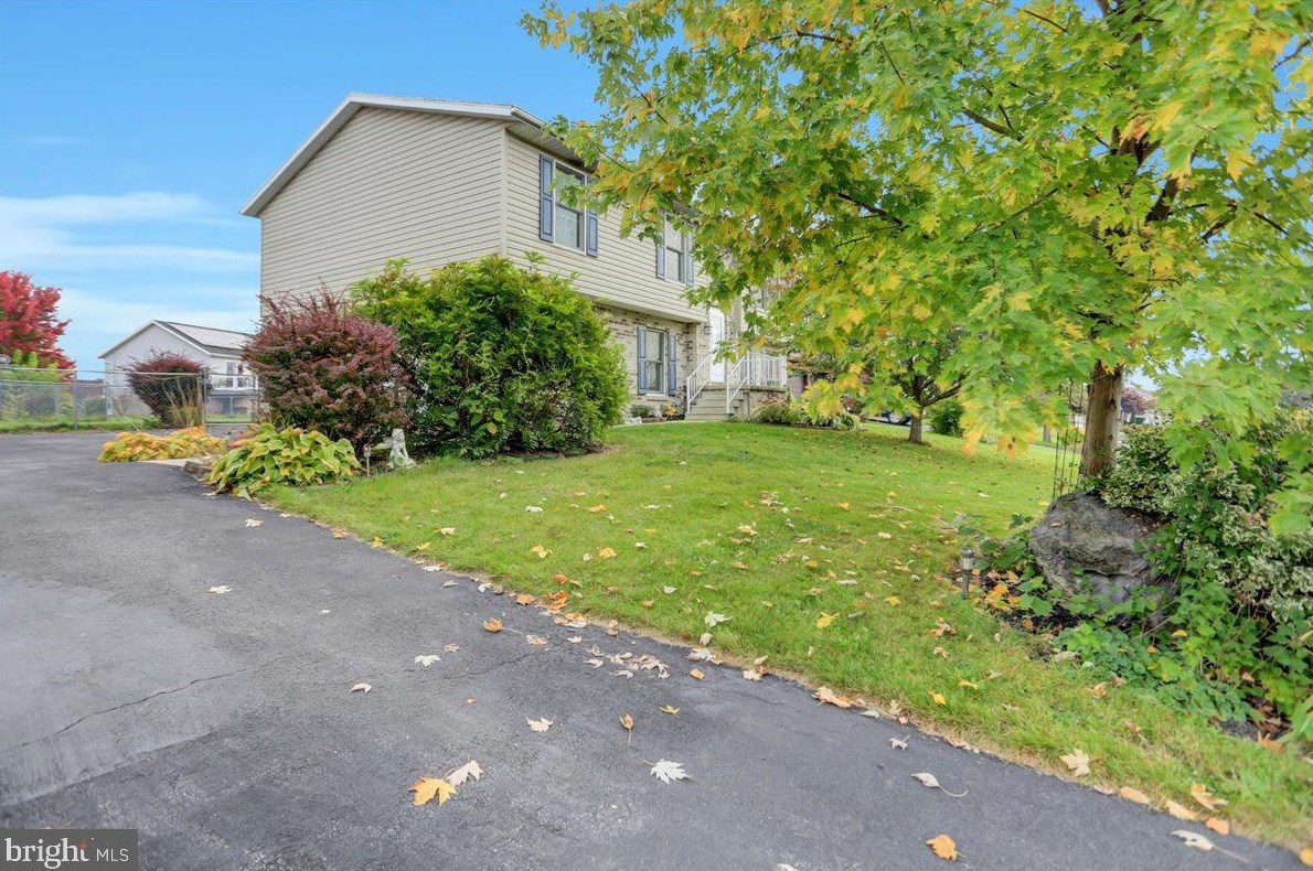 352 Sue Linn Dr, Chambersburg, PA 17201-6900