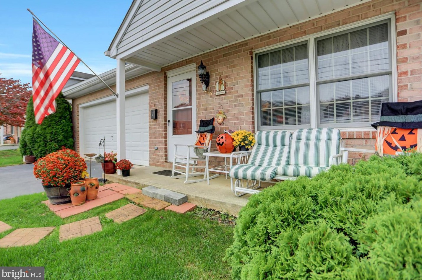 608 W 3rd St, Roadside, PA 17268