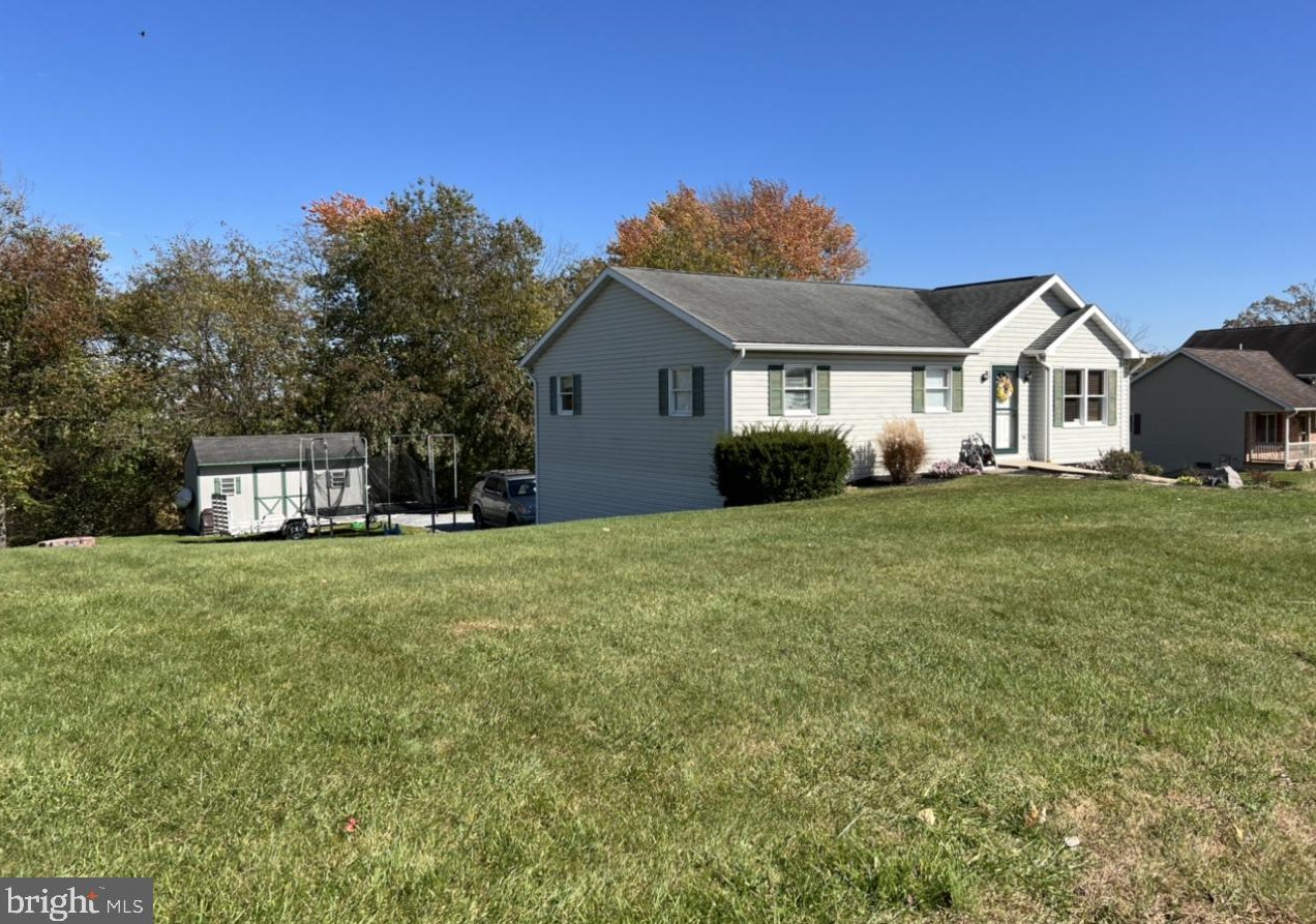 1191 Candice Ln, Chambersburg, PA 17201-7844
