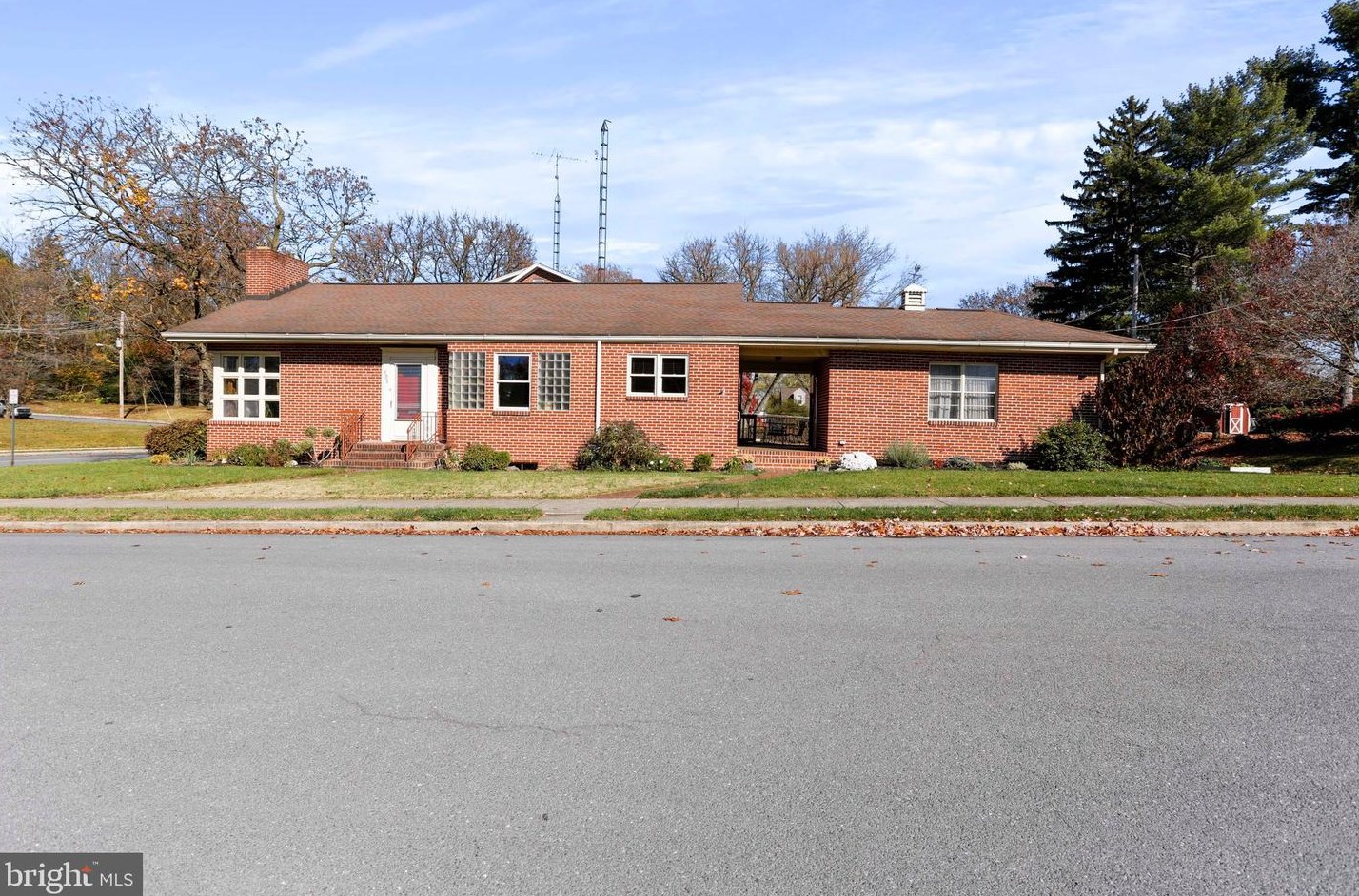 905 Nelson St, Chambersburg, PA 17201-1742