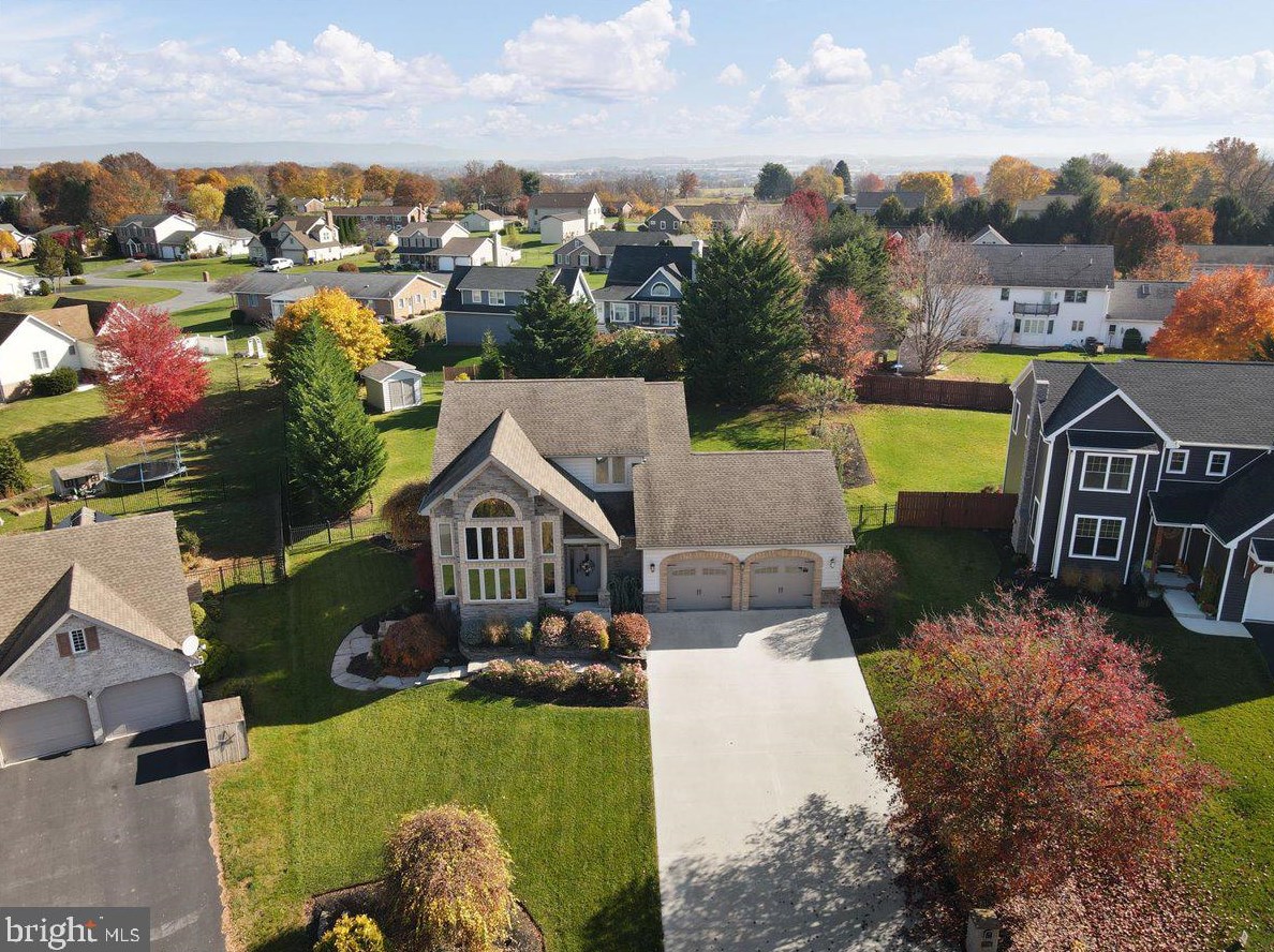 736 Cresson Dr, Chambersburg, PA 17202-7251