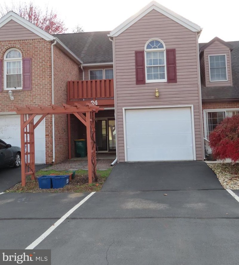 24 Brookline Ct, Chambersburg, PA 17201