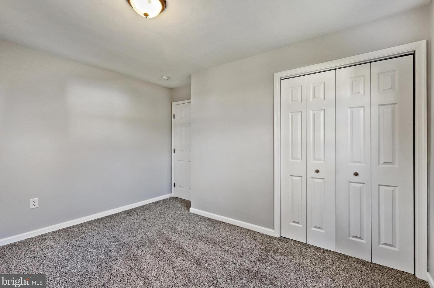 121 Lincoln Dr, Fayetteville PA  17222-1009 exterior