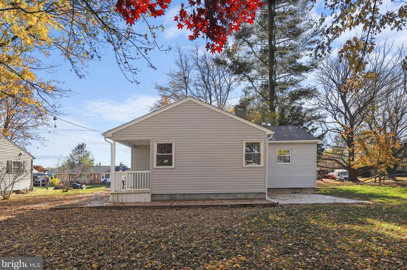 121 Lincoln Dr, Fayetteville PA  17222-1009 exterior