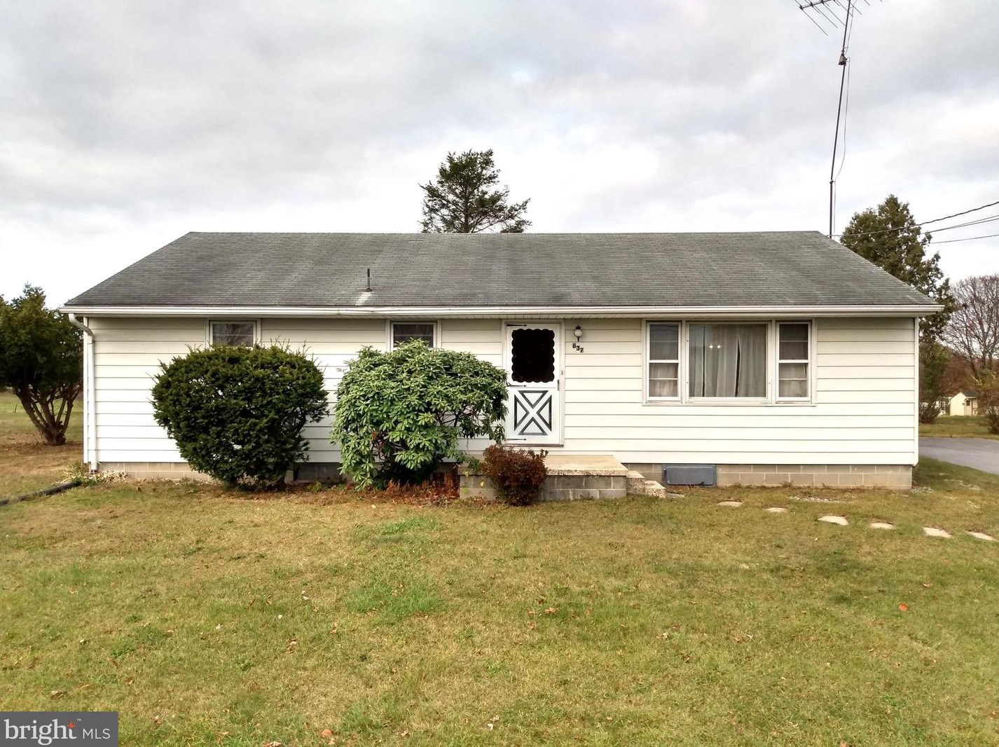 637 Hamilton Ave, Chambersburg, PA 17202-8706