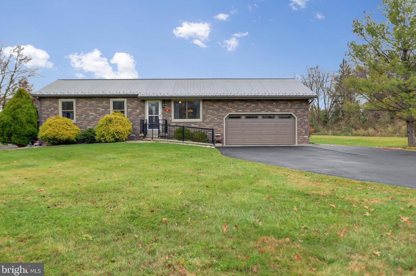 136 Mount Pleasant Rd, Fayetteville, PA 17222-9318