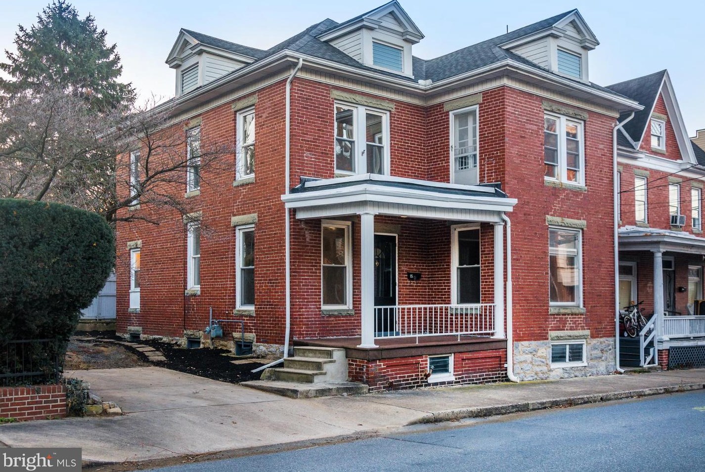 15 Grant St, Roadside, PA 17268-1227