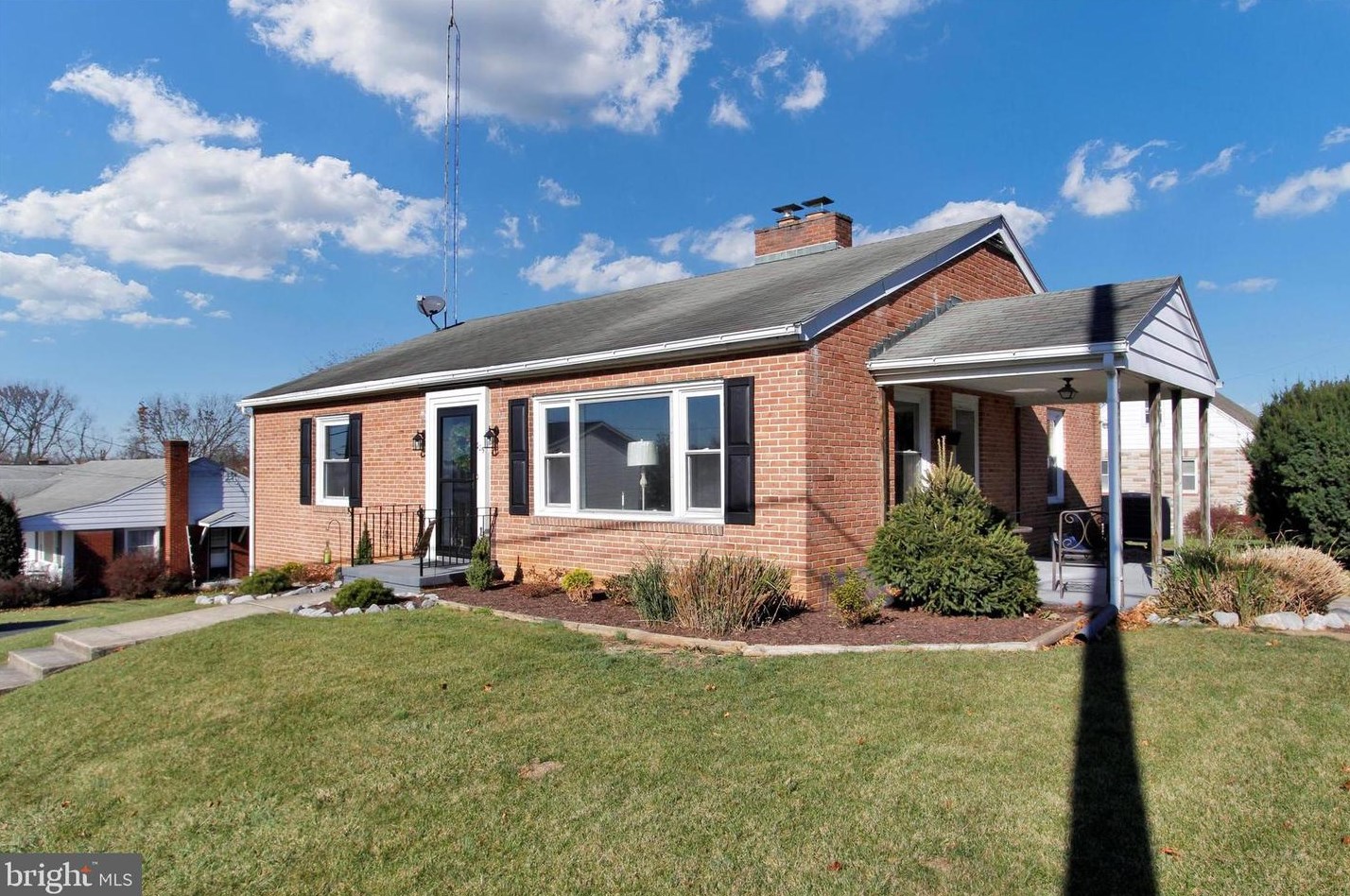 225 King St, Roadside PA  17268-1266 exterior