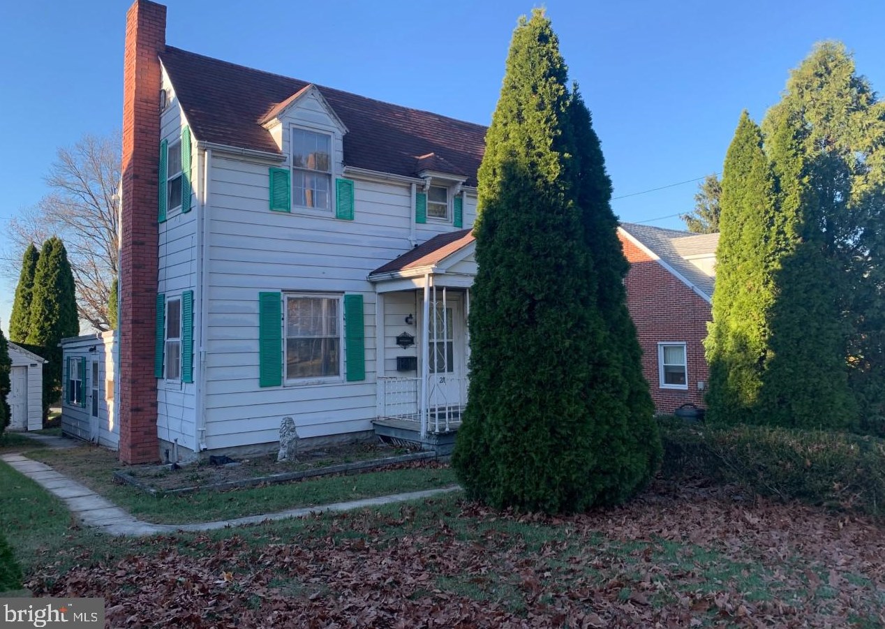 210 Grant St, Roadside, PA 17268-1130