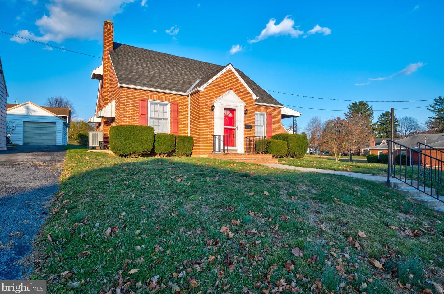 307 Commerce St, Roadside, PA 17268-1101