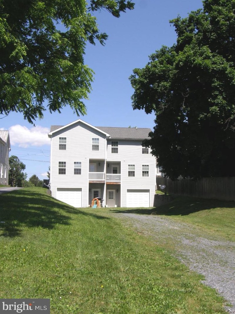 275 Park St, Roadside PA  17268-1944 exterior