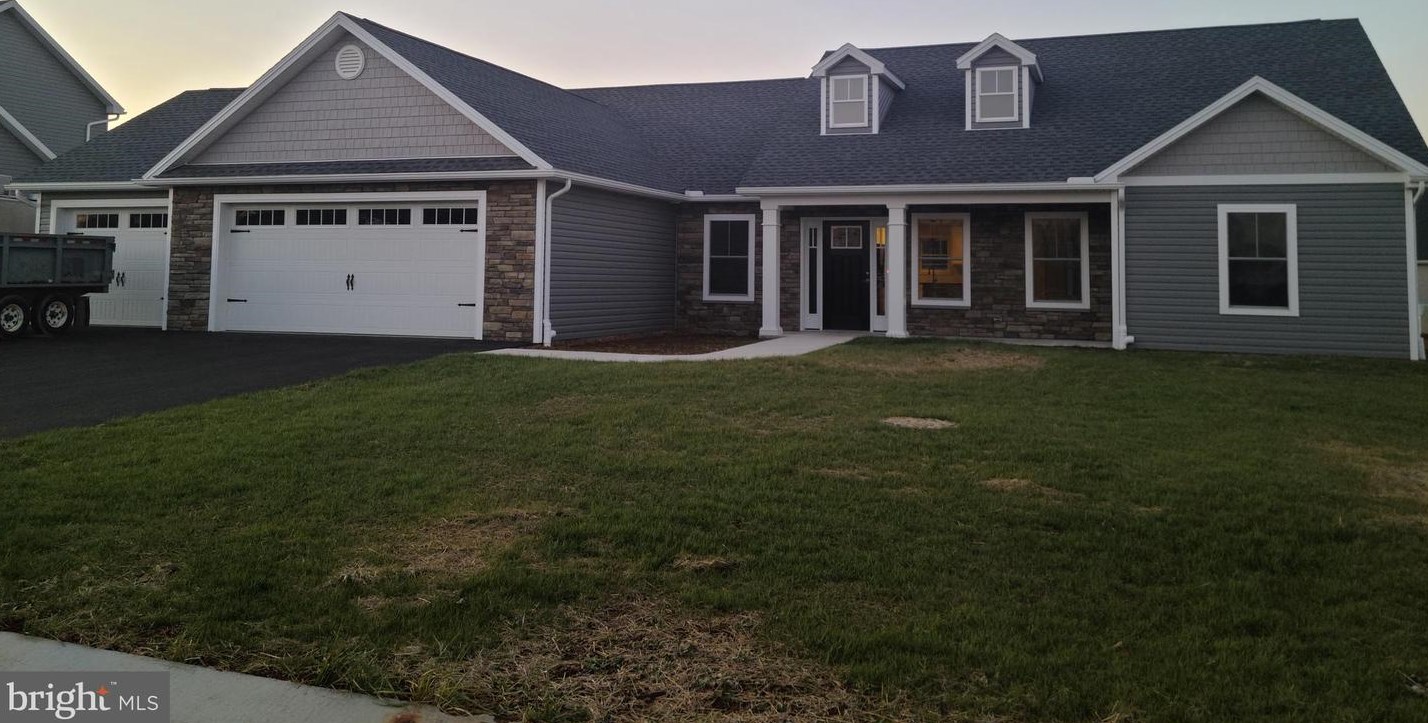 5833 Gabrielle Ln, Chambersburg, PA 17202-7372
