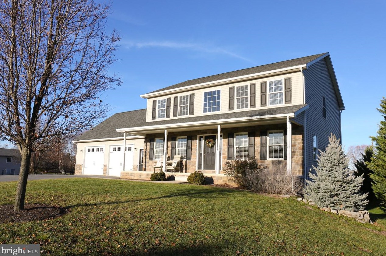 437 Lea Dr, Chambersburg, PA 17202-7945