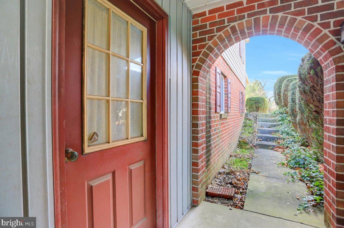 5490 Honey Rock Ct, Chambersburg, PA 17202-8500