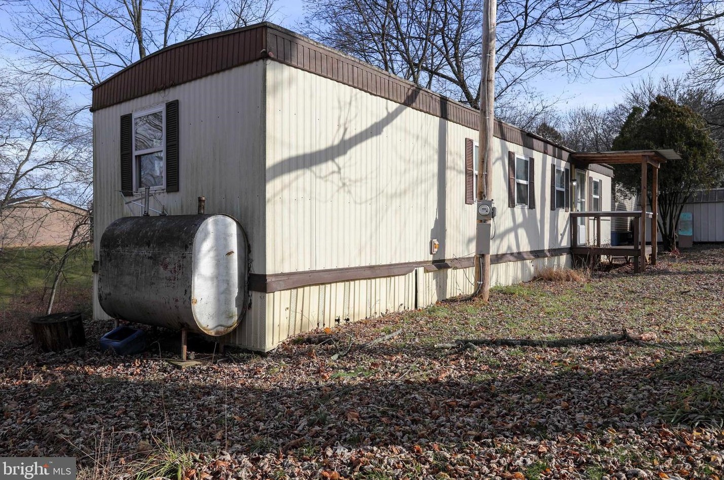 1387 Frank Rd, Chambersburg, PA 17202