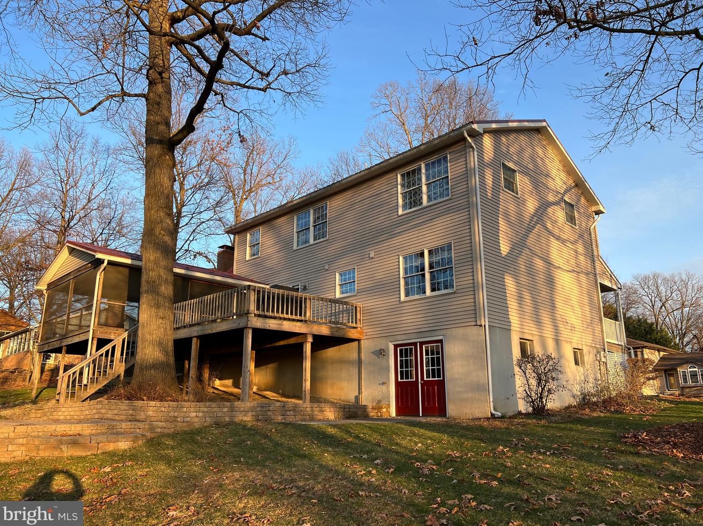 6107 Greenbriar Ln, Fayetteville, PA 17222-9676