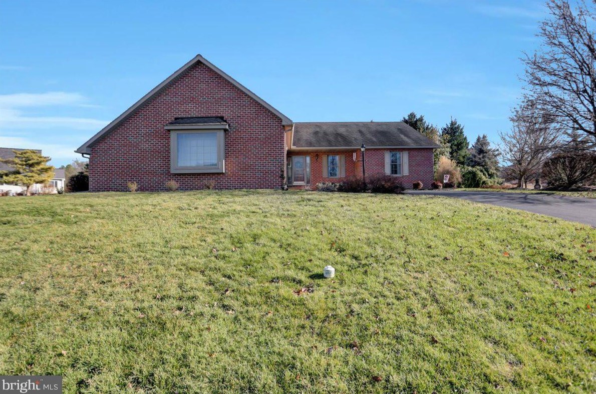 11282 Brookdale Dr, Roadside, PA 17268-8845