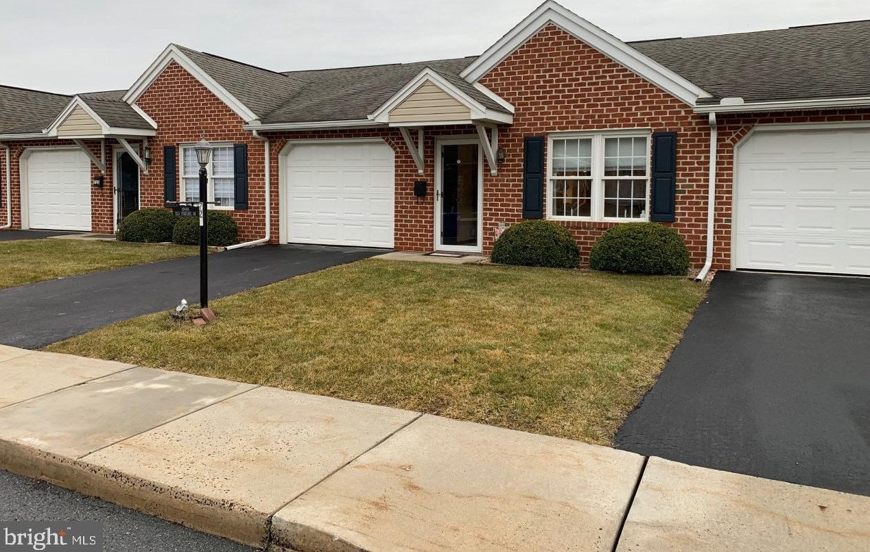 723 Fireside Dr, Lees Cross Roads, PA 17257