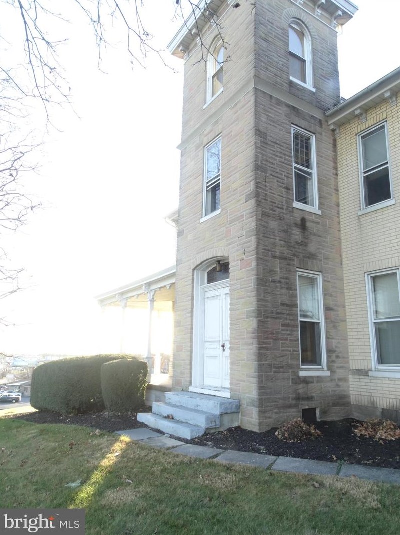 130 N Antrim Way, Upton, PA 17225