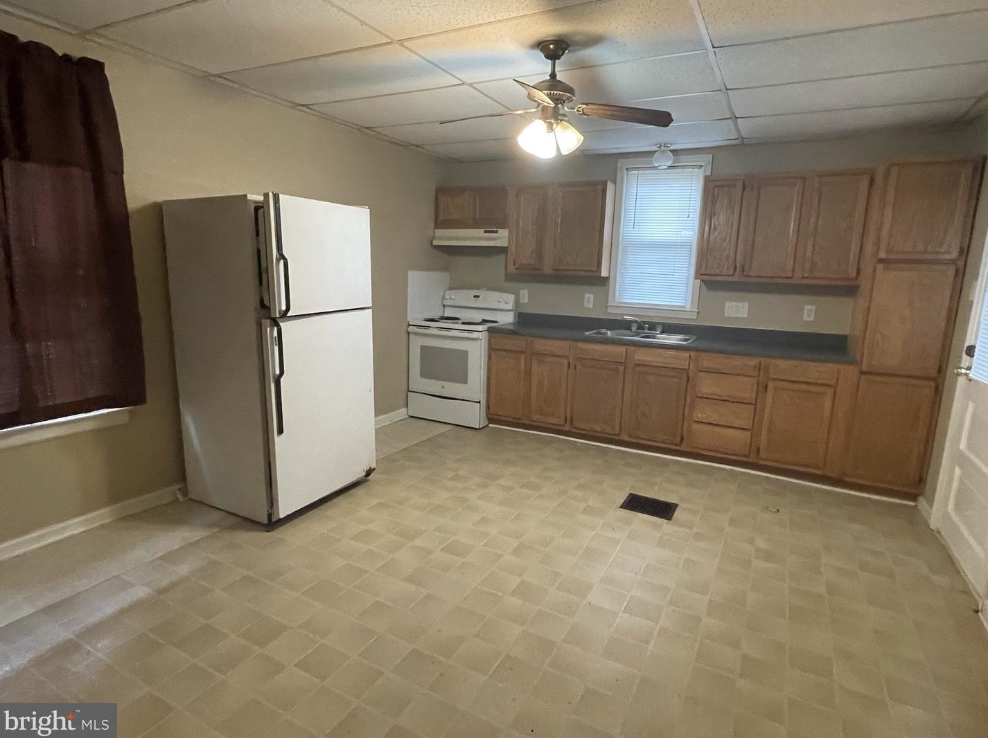 553 Broad St, Chambersburg PA  17201-1608 exterior