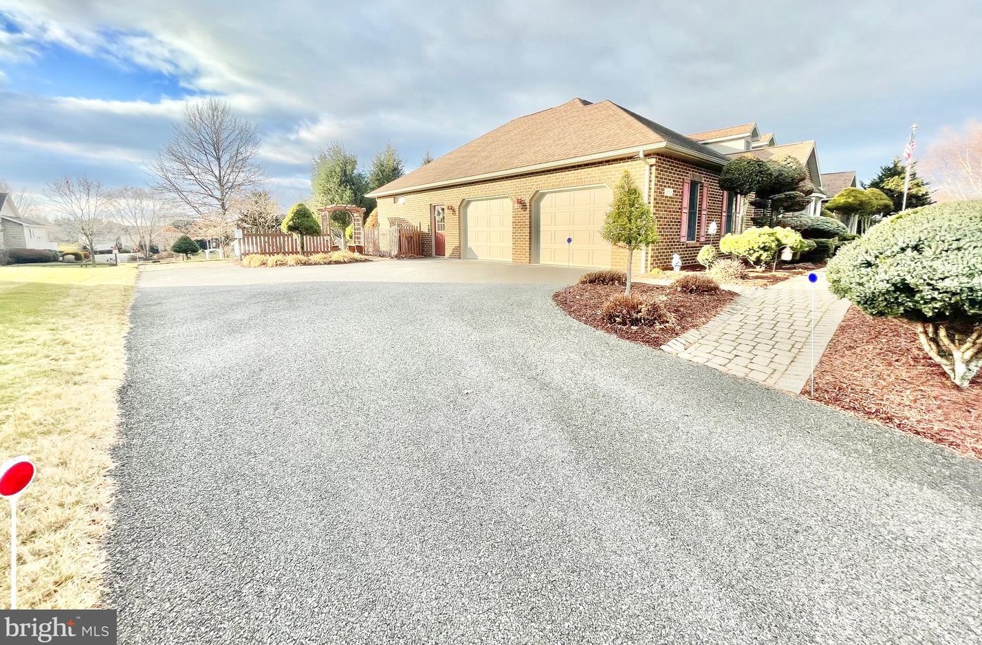 6320 Saucon Valley Dr, Fayetteville, PA 17222-9432