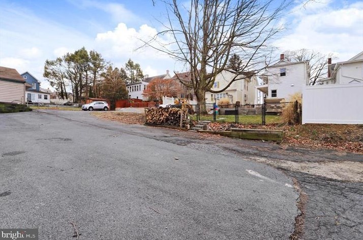 21 3rd St, Roadside PA  17268-1641 exterior