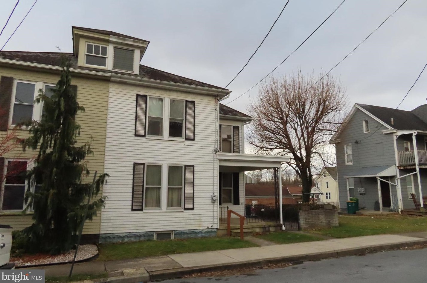 288 Queen St, Chambersburg, PA 17201-2240