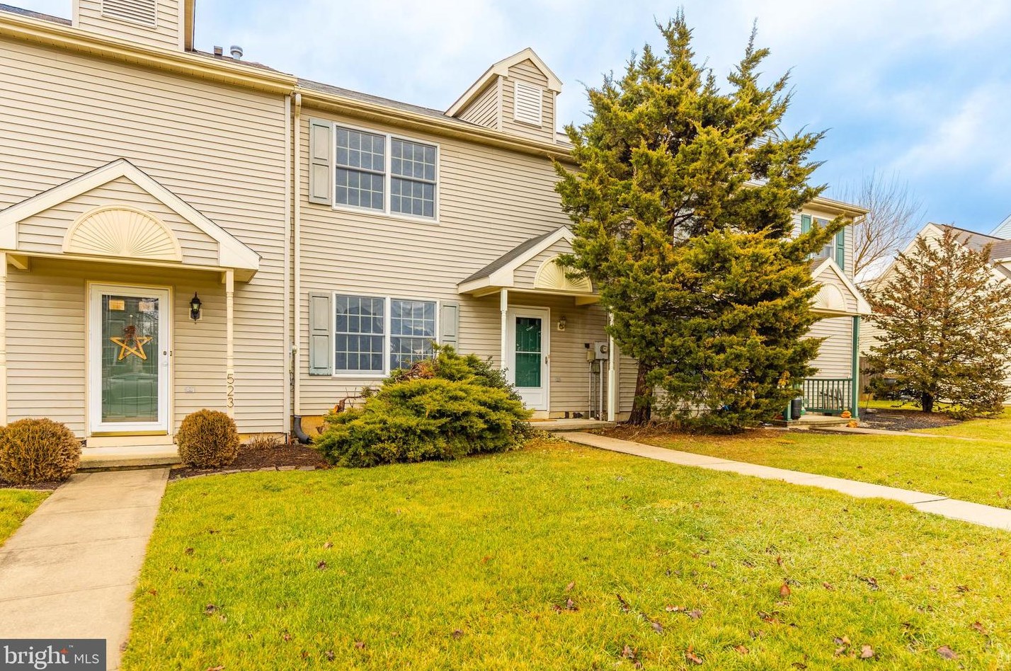 525 Bracken Dr, Chambersburg, PA 17201