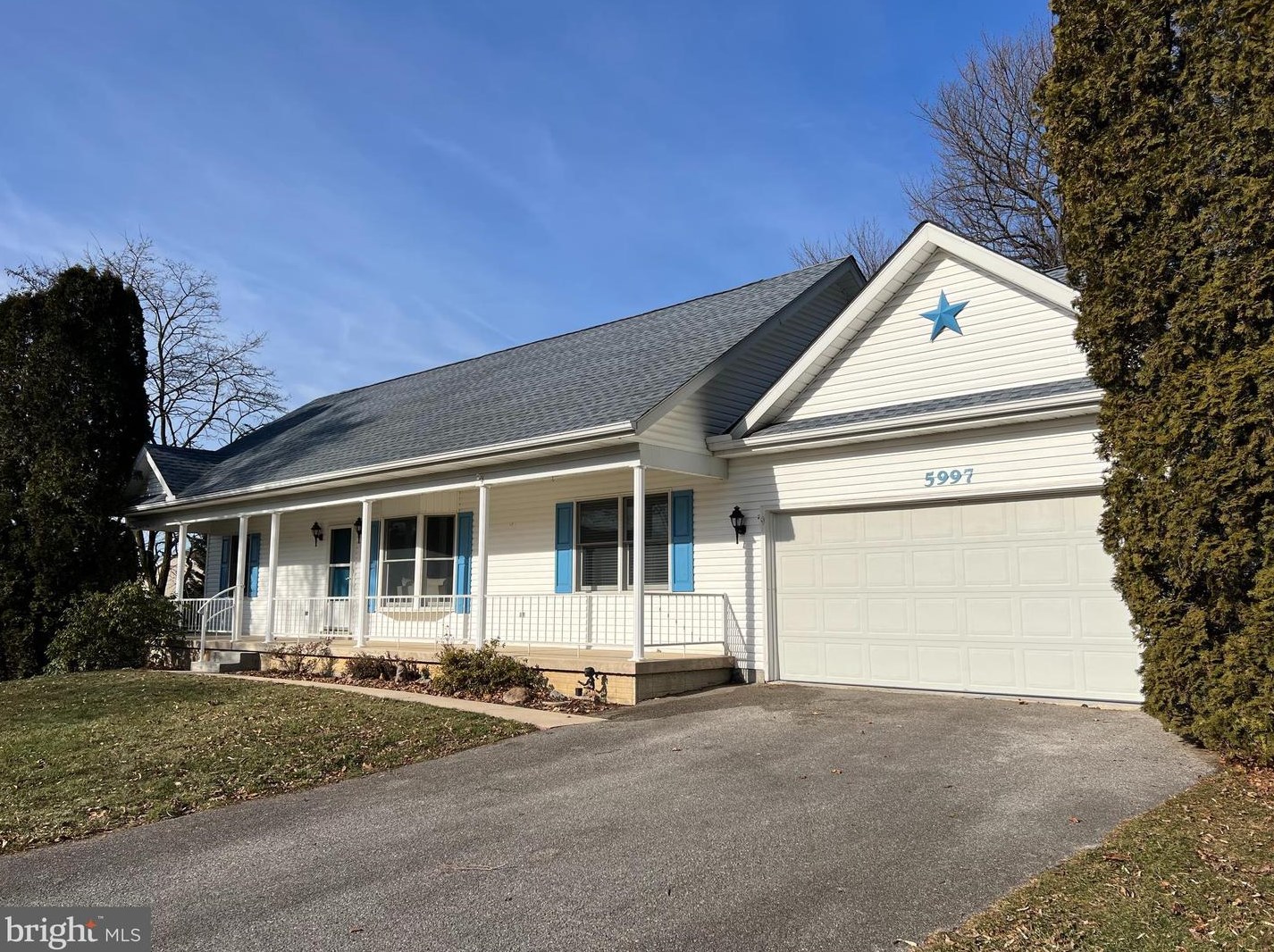 5997 Greenbriar Ter, Fayetteville, PA 17222-9667