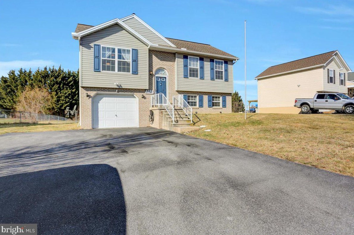 3781 Mountain Shadow Cir, Fayetteville, PA 17222-9343