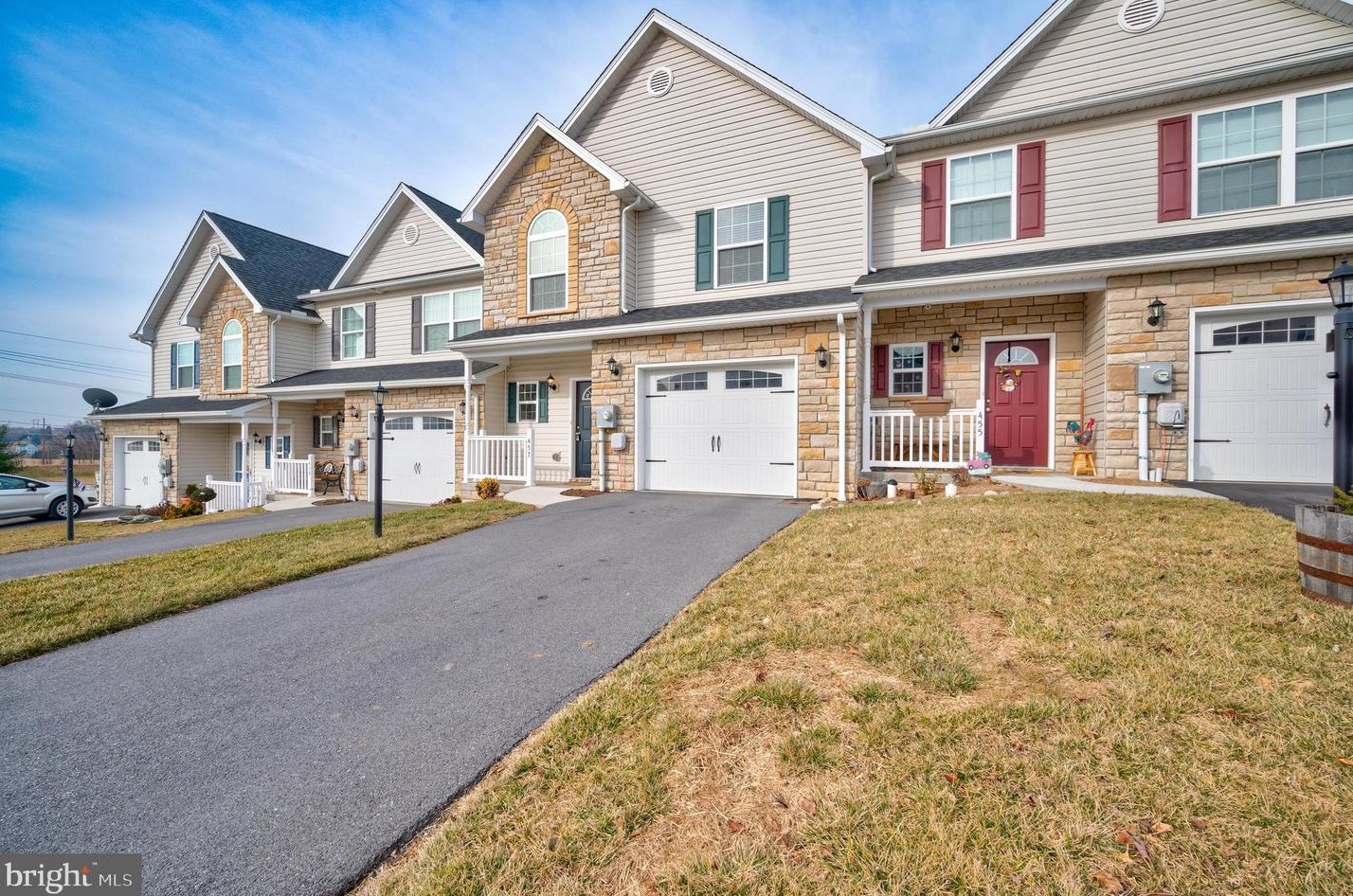 457 Frick Ave, Roadside, PA 17268