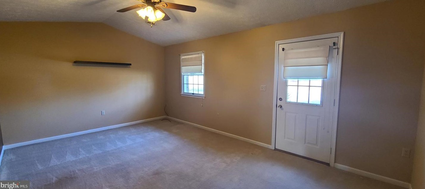 355 Stonegate Ct, Chambersburg, PA 17201