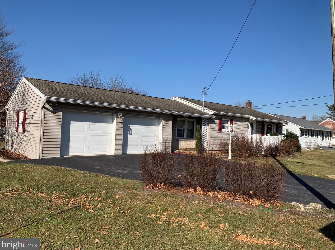 320 Oller Ave S, Roadside, PA 17268
