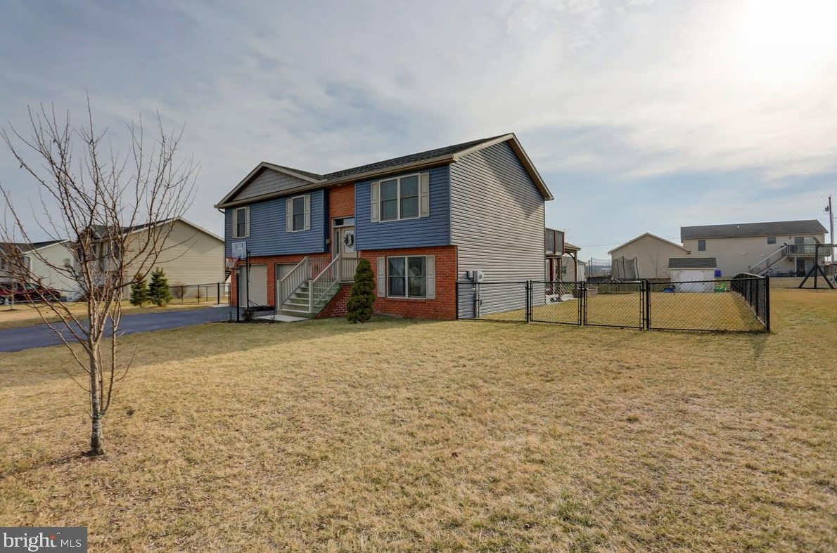 59 Noble Dr, Lees Cross Roads, PA 17257
