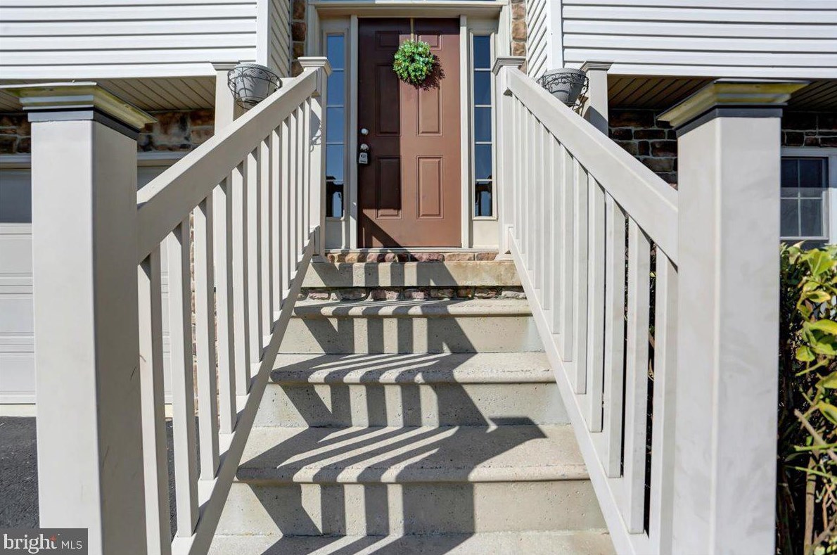 400 Frick Ave, Roadside PA  17268-1034 exterior