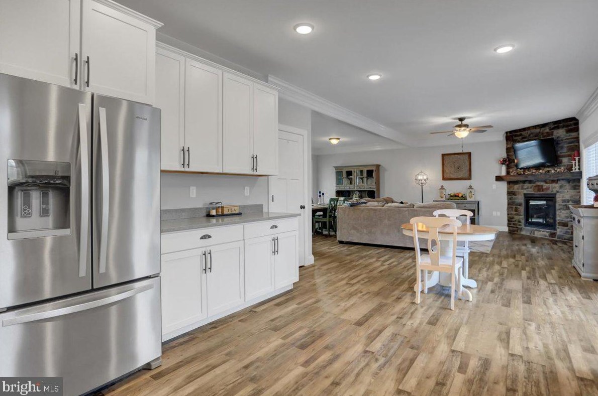 1760 Old Kiln Dr, Chambersburg PA  17202-9219 exterior