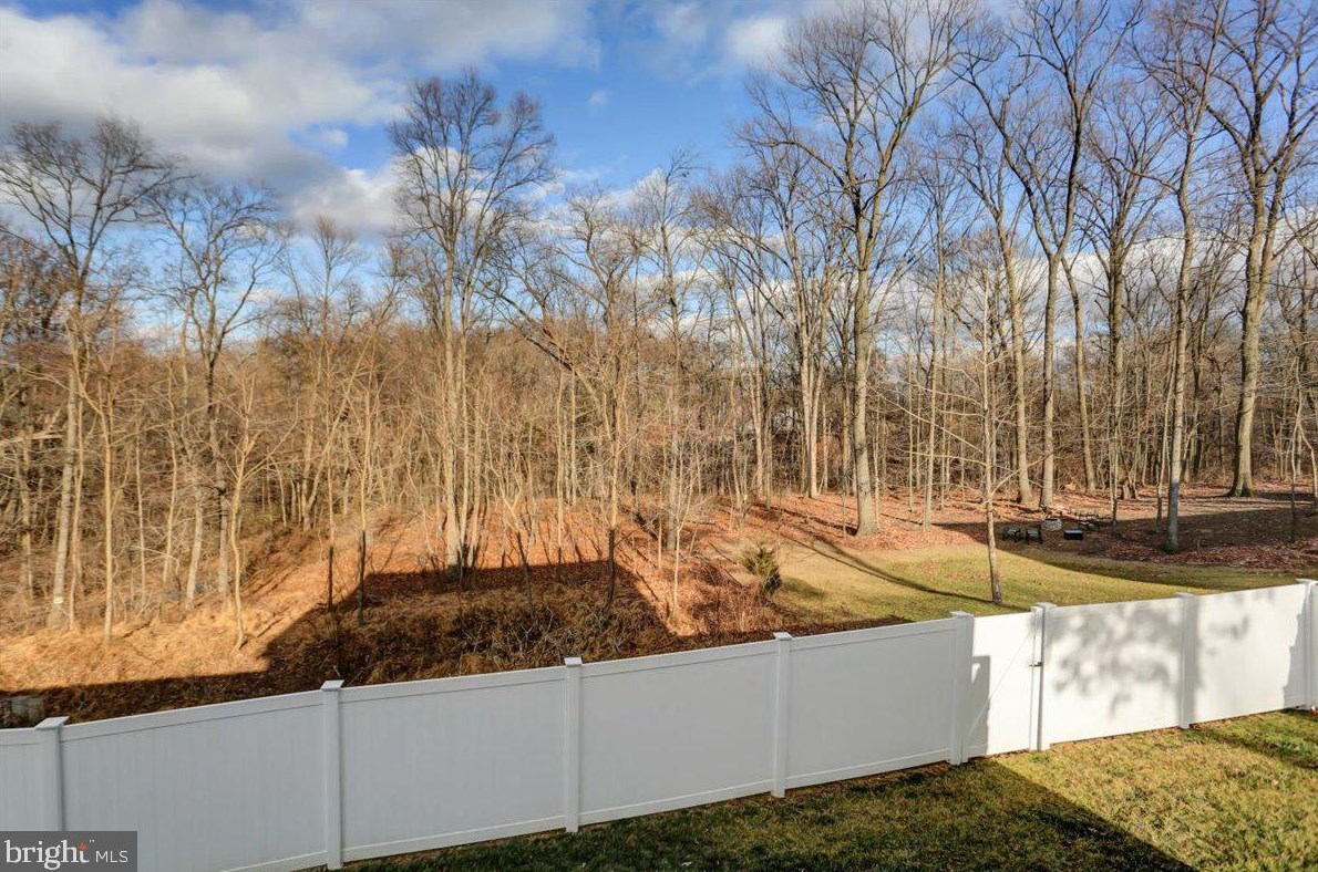 1760 Old Kiln Dr, Chambersburg PA  17202-9219 exterior