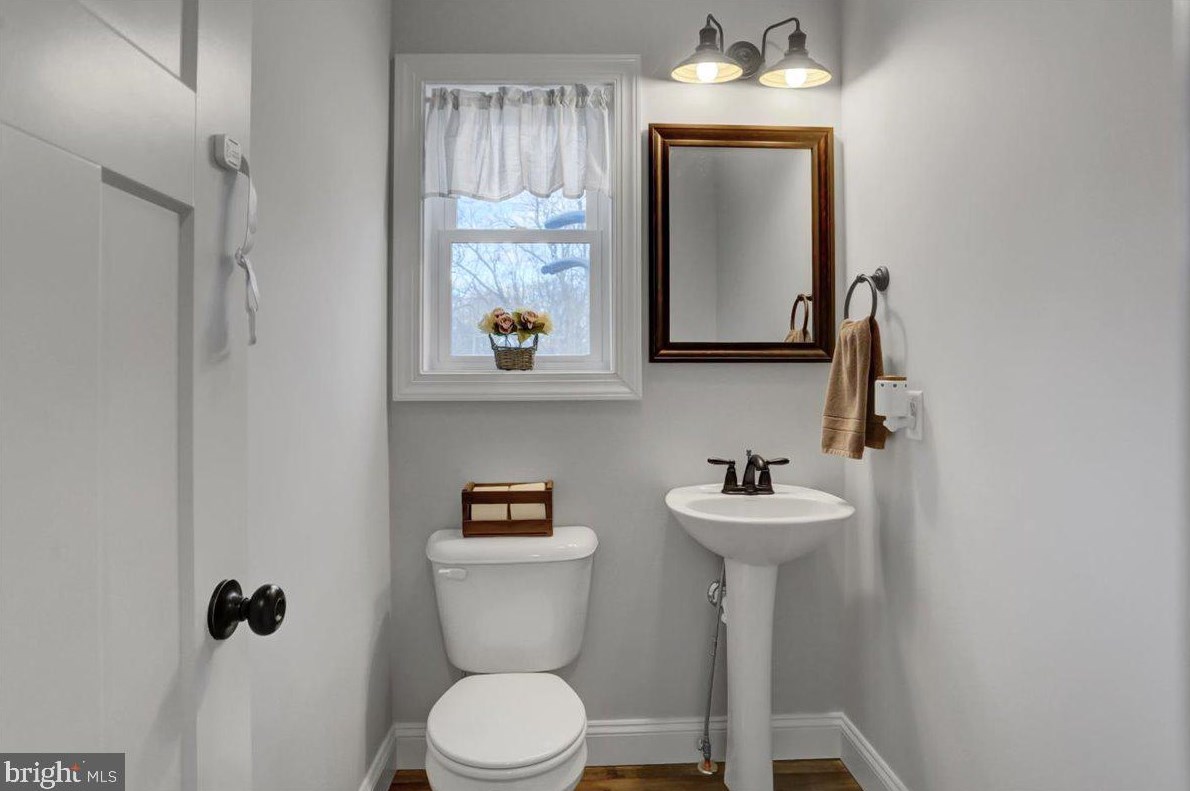 1760 Old Kiln Dr, Chambersburg PA  17202-9219 exterior