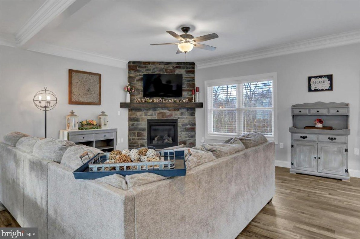 1760 Old Kiln Dr, Chambersburg PA  17202-9219 exterior