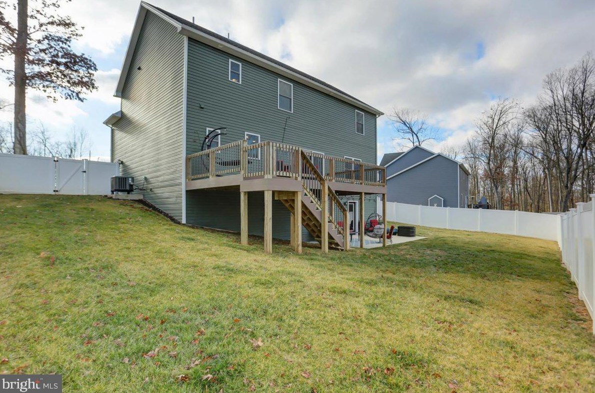 1760 Old Kiln Dr, Chambersburg PA  17202-9219 exterior