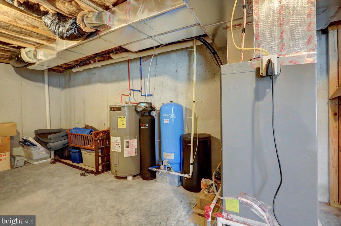 1760 Old Kiln Dr, Chambersburg PA  17202-9219 exterior