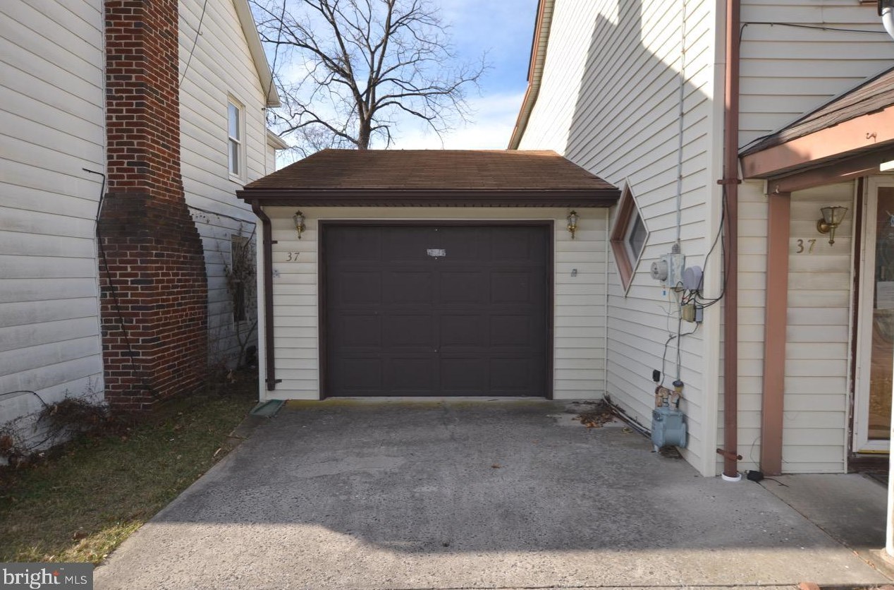 37 N Broad St, Roadside, PA 17268