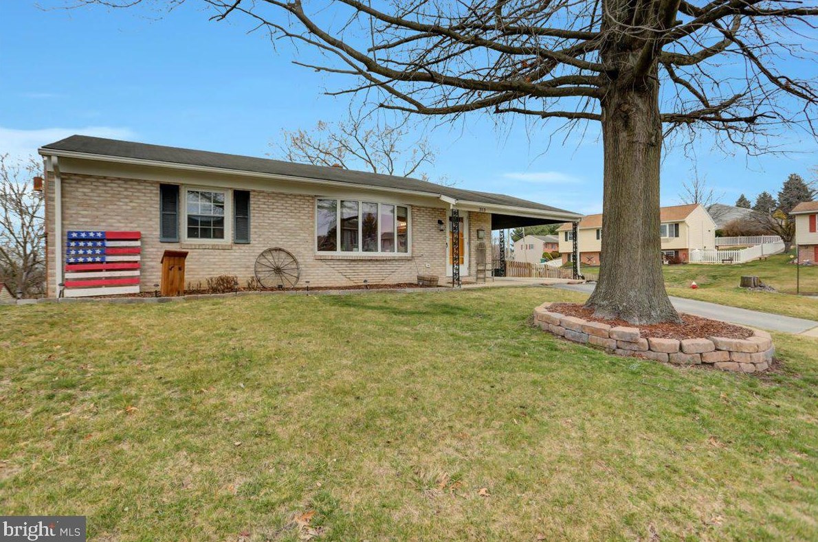 313 Reservoir Ave, Roadside, PA 17268-1380