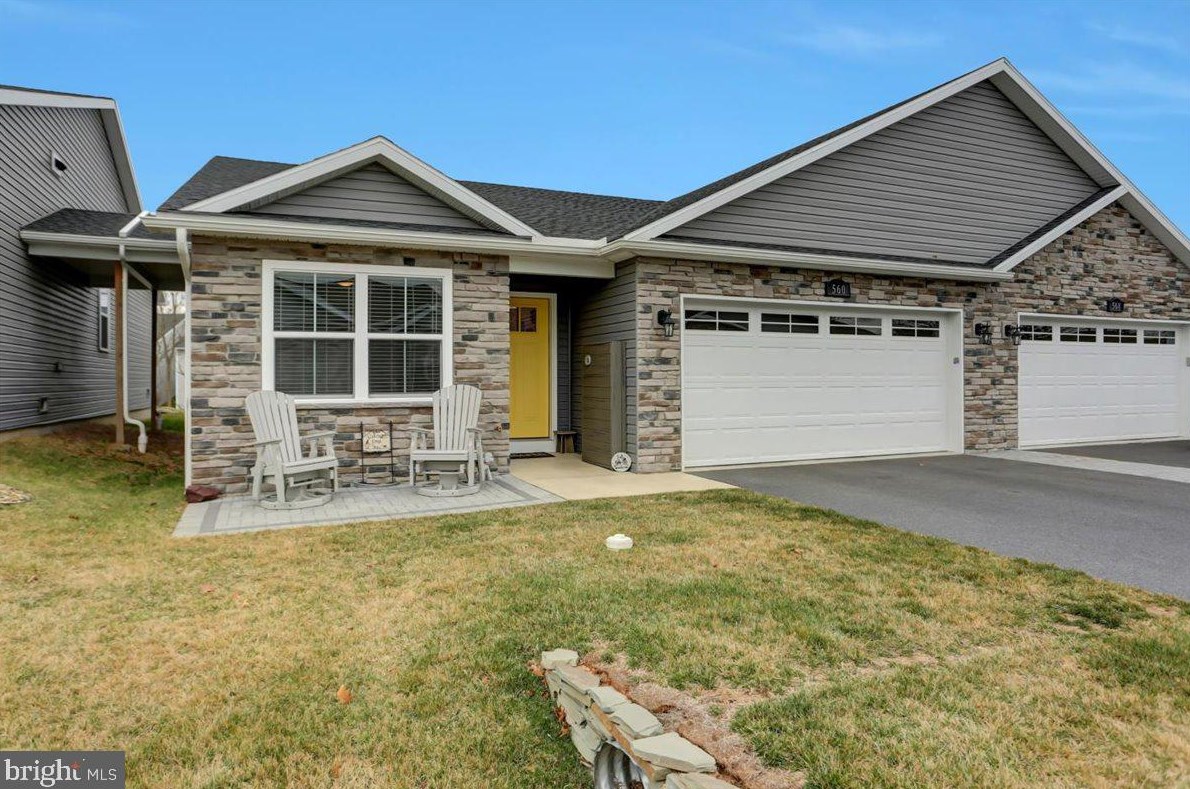 560 Shook Ct W, Upton, PA 17225