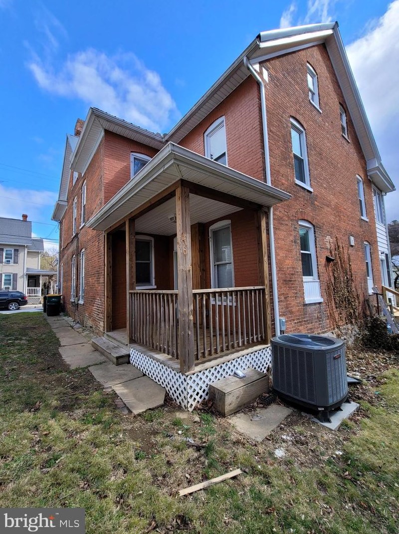 118 E North St, Roadside, PA 17268