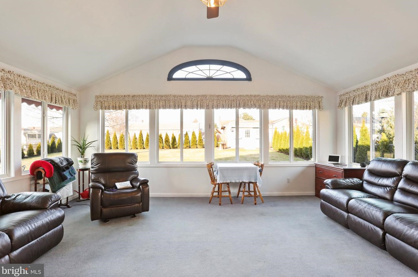 531 Mentzer Ave, Chambersburg PA  17201-1429 exterior