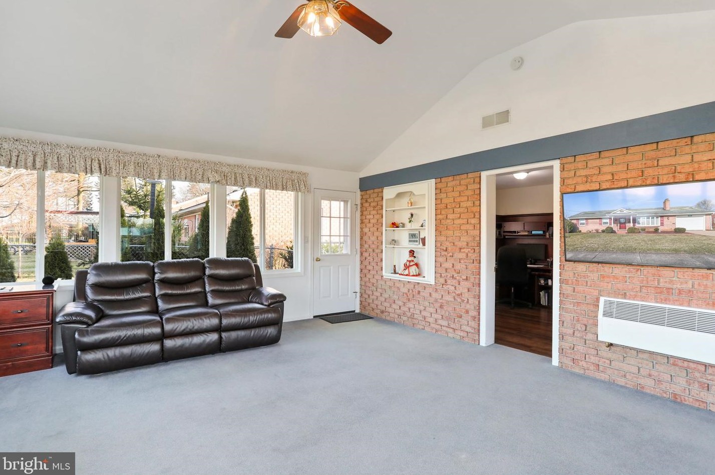 531 Mentzer Ave, Chambersburg PA  17201-1429 exterior