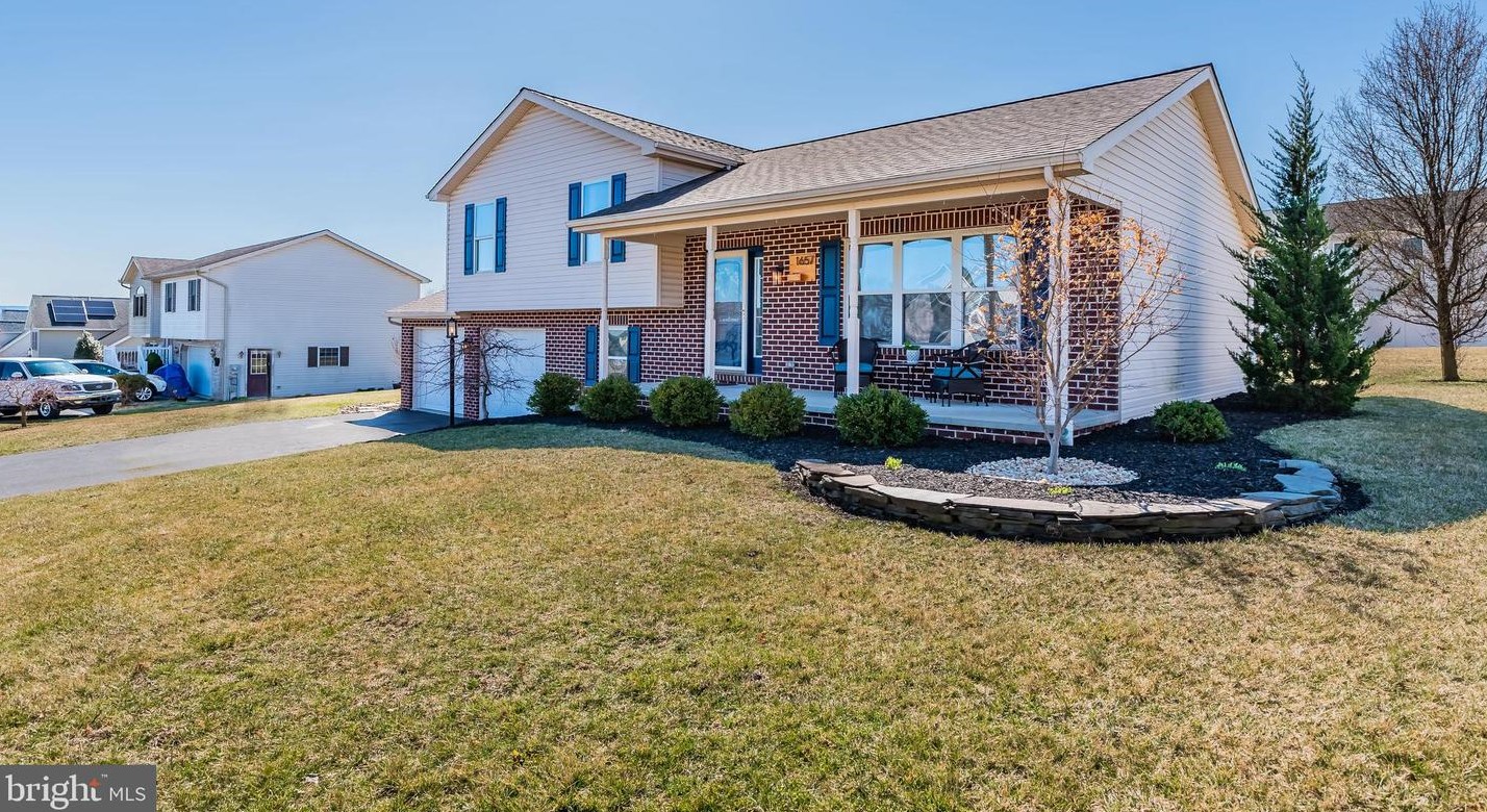 1657 Hamilton Hills Dr, Chambersburg, PA 17202-7528